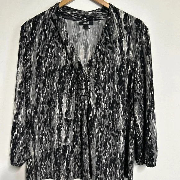 Alfani Women’s XL Popover Top V Neck Stretch 3/4 Sleeve Business Casual Slinky - Picture 2 of 11